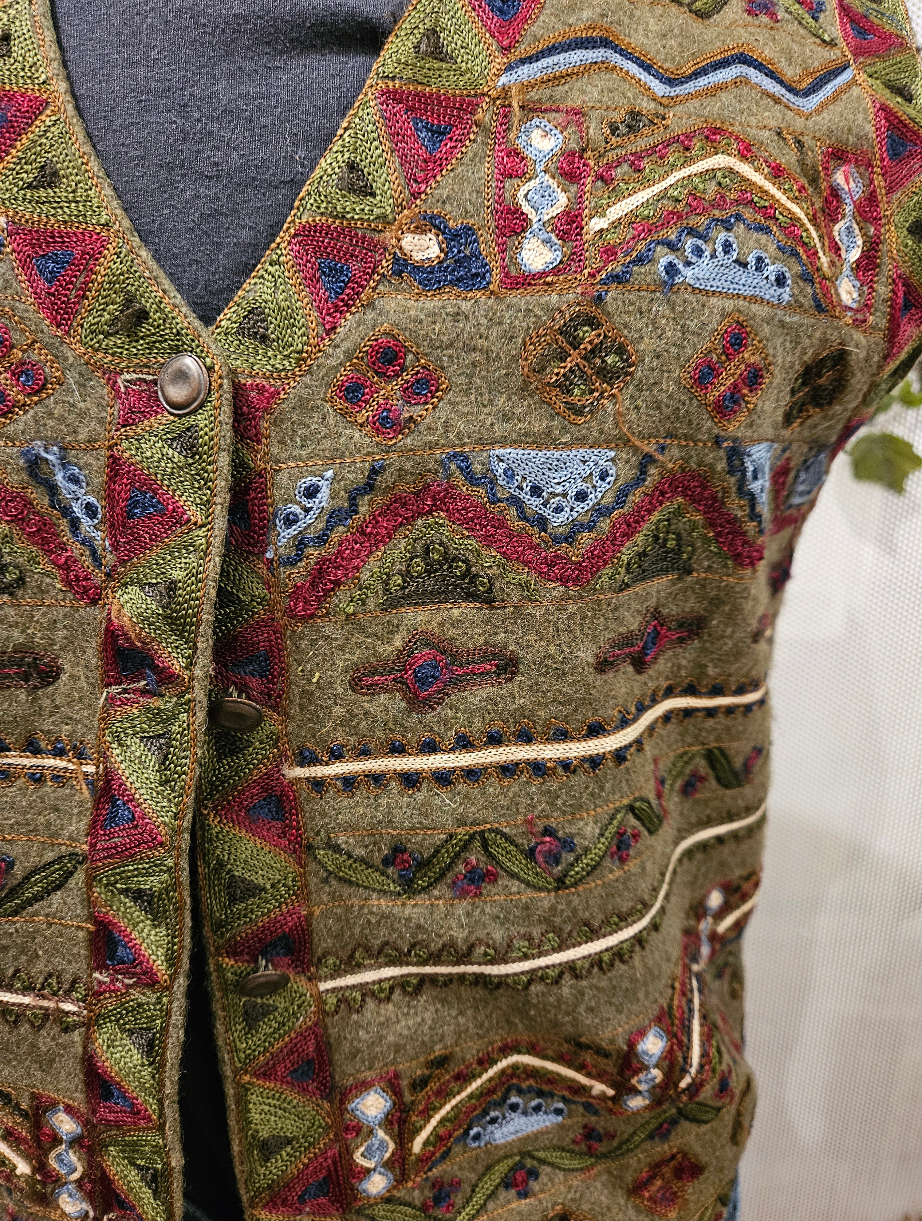 1990’s Embroidered Floral Vest