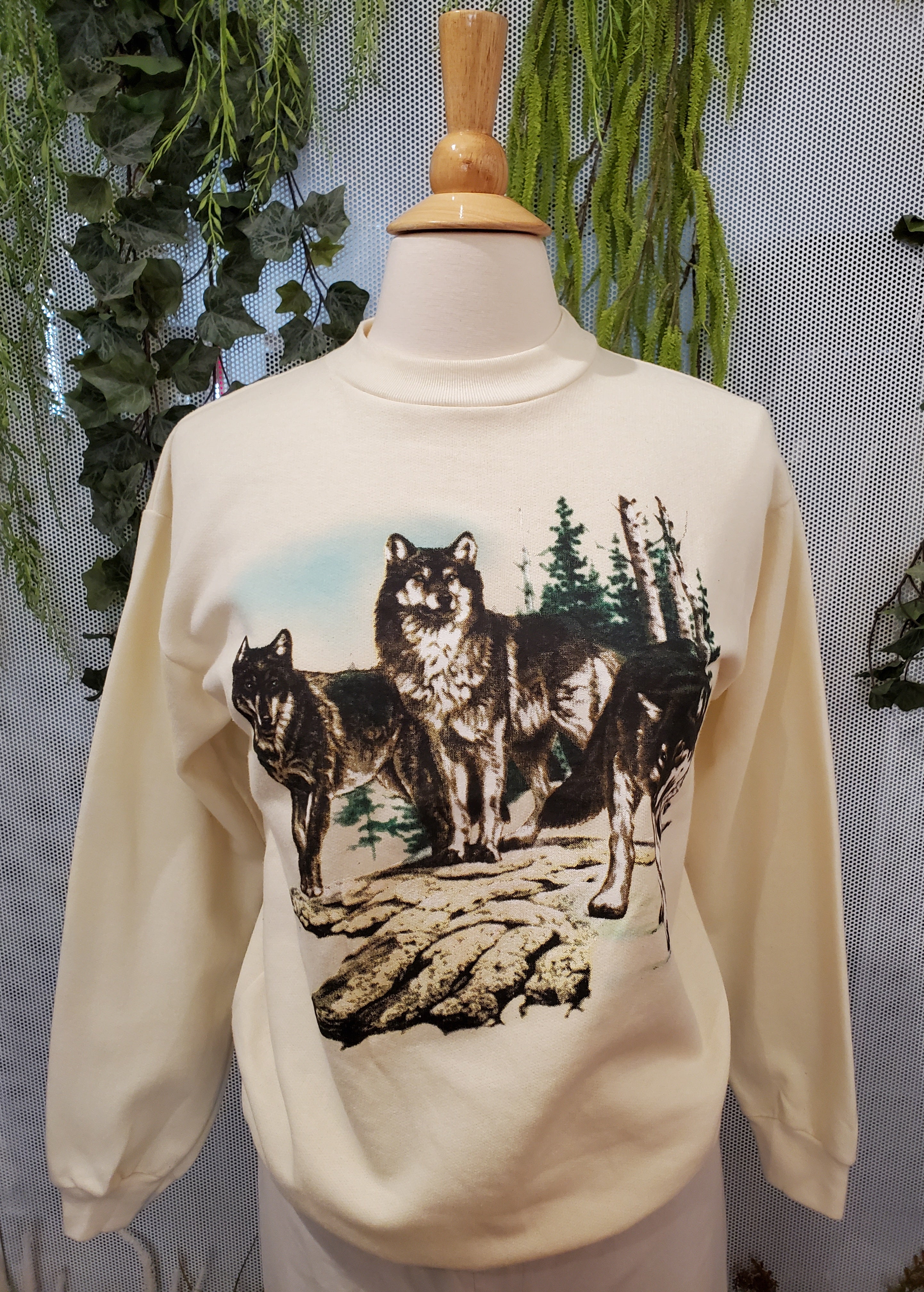 1990’s Wolf Themed Sweatshirt