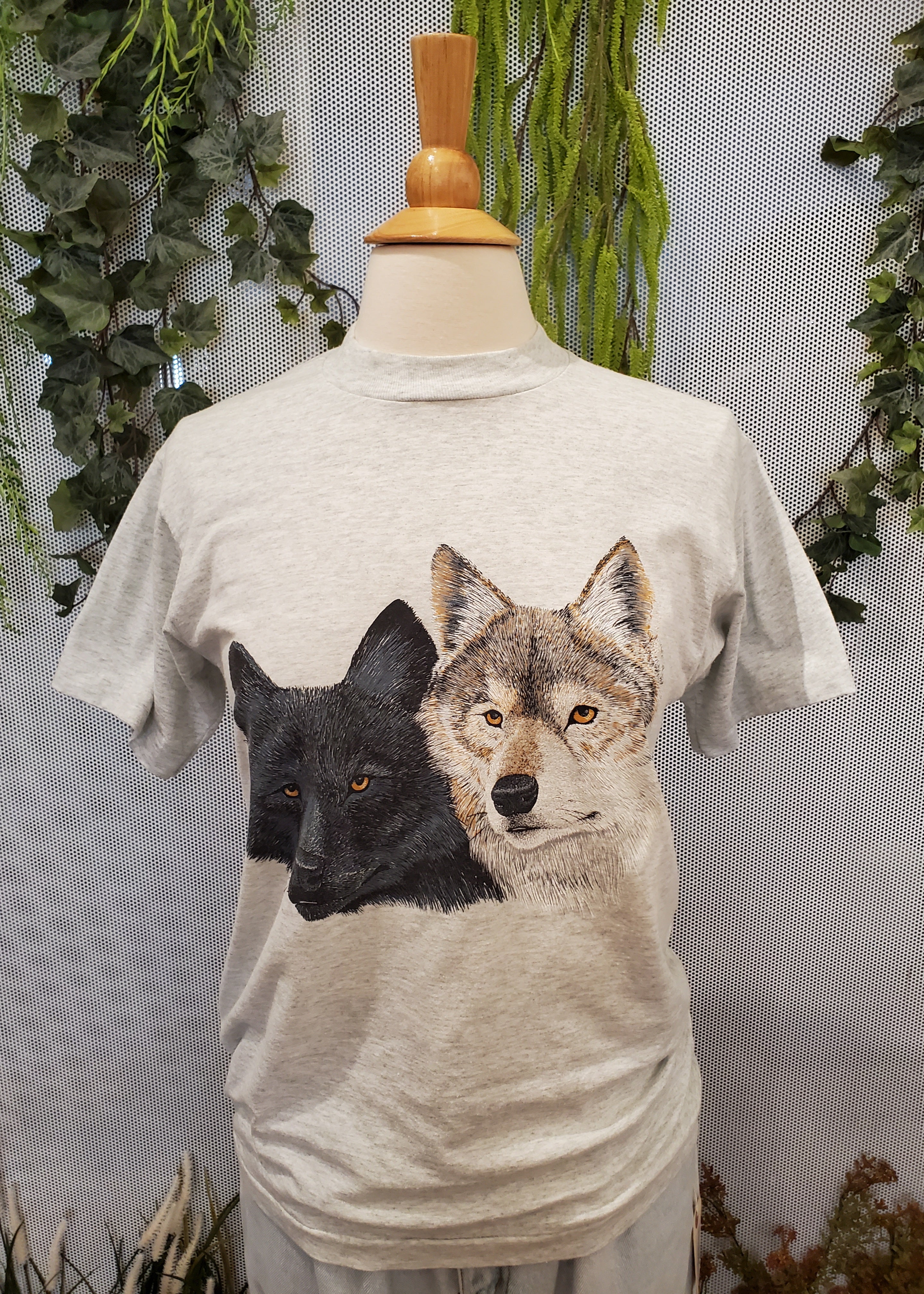 1990’s Wolf Themed T Shirt